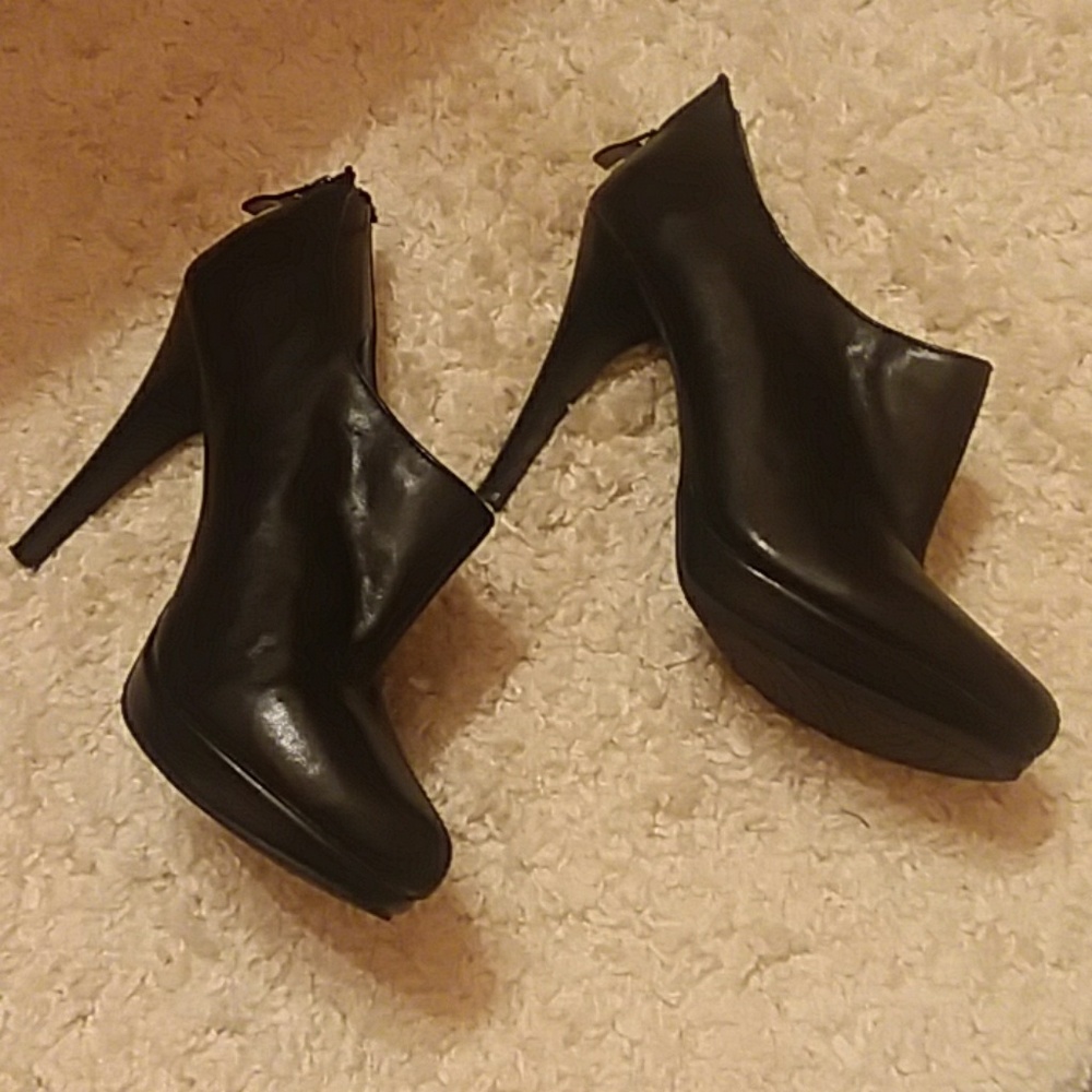 Black ankle heels